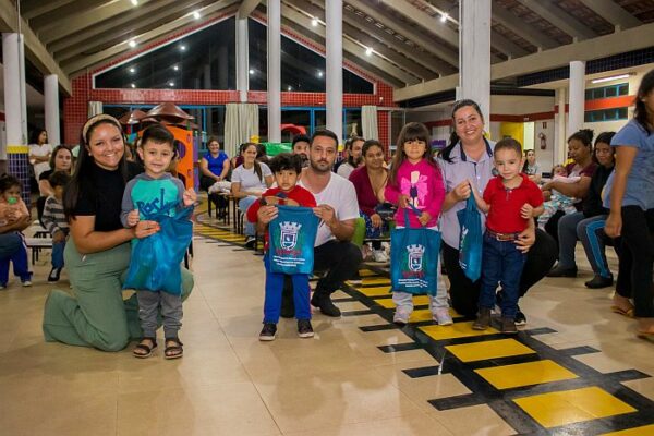 CMEIs de Califórnia realizam primeira reunião do ano com pais de alunos