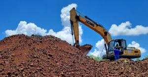 Secretaria de Agricultura amplia frentes de trabalho nas estradas rurais em Londrina