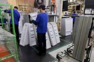 Paraná abre 15,9 mil vagas de emprego em janeiro e chega a 124 mil nos últimos 12 meses