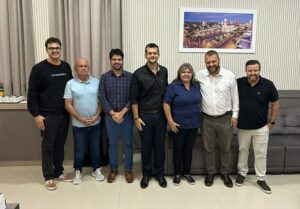 Câmara de Apucarana recebe secretário de Desenvolvimento Social do PR