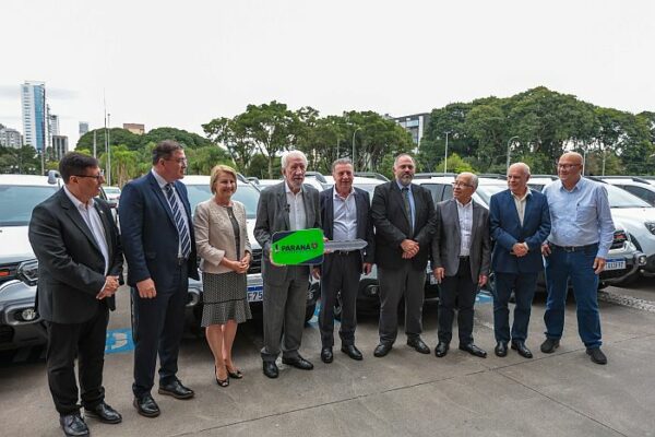 Com investimento de R$ 9 milhões, Estado renova frota da Adapar com 70 veículos novos