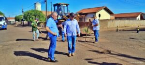 Prefeito Hermes acompanha operação “tapa buraco” em Faxinal