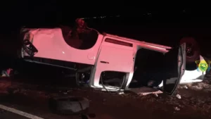 Capotamento mata jovem de 18 anos e deixa quatro feridos na PR-445