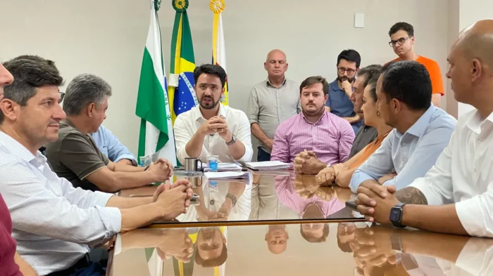 Rodolfo diz que Hospital de Apucarana foi inaugurado sem estar pronto