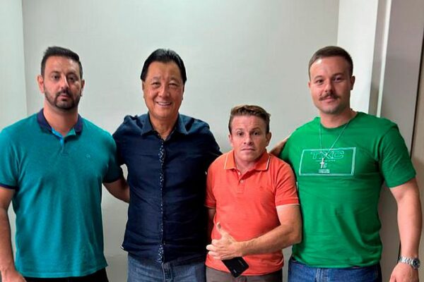Vereador DimDim, Lucas Mello e vice-prefeito de Califórnia se reúnem com deputado federal Luiz Nishimori