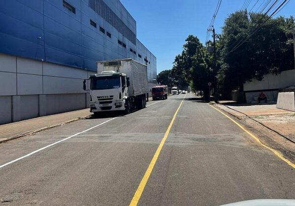 Prefeitura de Arapongas altera estacionamento em trecho da Rua Juriti