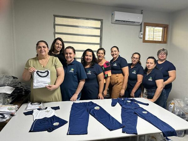 Autarquia Municipal de Educação de Cambira recebe novos uniformes para alunos da rede municipal