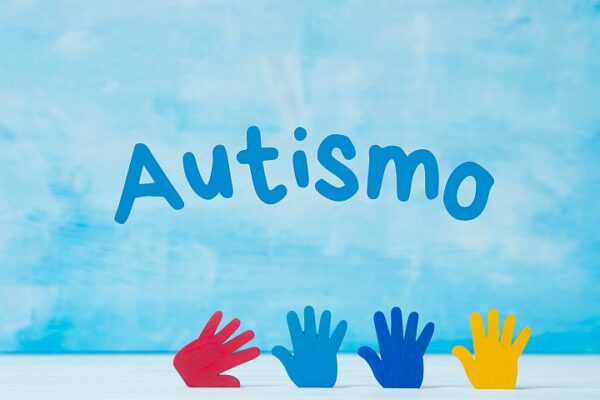 Secretaria de Educação de Califórnia anuncia blitz informativa sobre o autismo