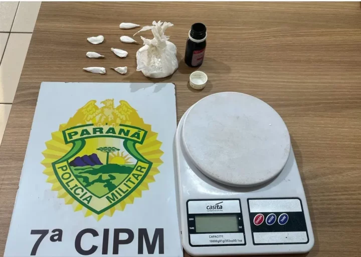 Mulher é presa com porções de cocaína em bairro de Arapongas