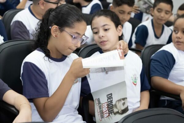 Alunos da rede municipal de Cambira participam de palestra interativa sobre prevenção à dengue
