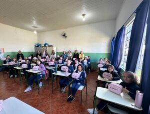 Prefeitura de Cambira realiza entrega de Kits de Higiene para Meninas da Escola São José