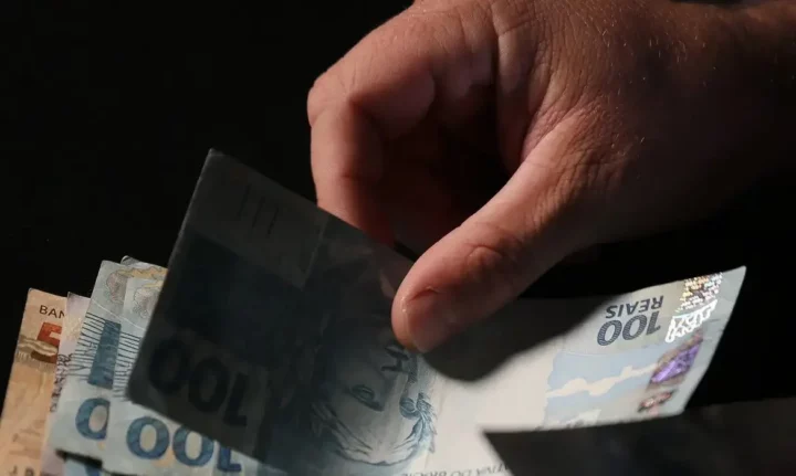 Funcionário desvia R$ 32 mil de empresa e diz que gastou com jogos em Faxinal