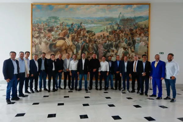 Ratinho Junior recebe ex-presidente Bolsonaro no Palácio Iguaçu
