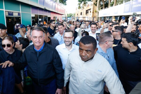 ‘Muita responsabilidade’: pré-candidato ao Senado, Filipe Barros tem apoio de Bolsonaro