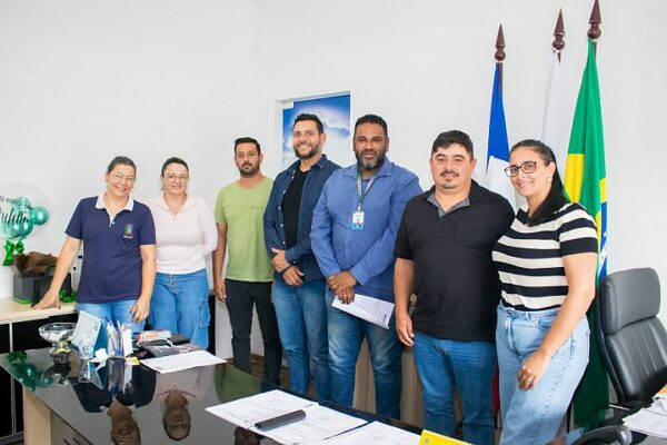 Prefeito de Califórnia recebe visita de representantes do Projeto Paraná em Ação