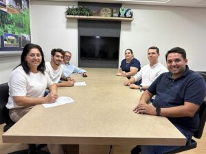 Prefeitura de Cambira assina contrato para reforma do CMEI Pequeno Paraíso