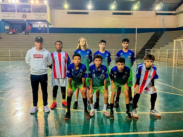Equipes de futsal de Califórnia participam de amistosos em Marilândia do Sul