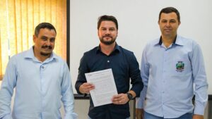 Rafael Cita formaliza adesão do município de Pitangueiras ao Cisvir