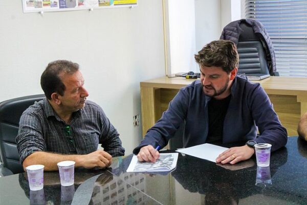 Associação do Campinho formaliza doação de terreno à Prefeitura de Arapongas