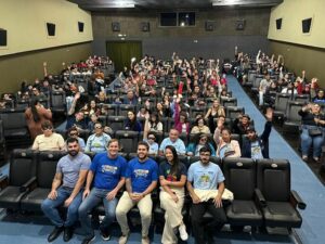 Prefeitura de Apucarana realiza “Sessão Azul” de cinema em parceria com o Cine XV