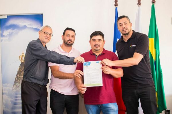Prefeito de Califórnia renova convênio com o Sebrae para continuidade da Sala do Empreendedor