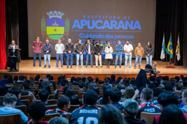 Apucarana entrega premiação aos vencedores da fase municipal dos JEPs