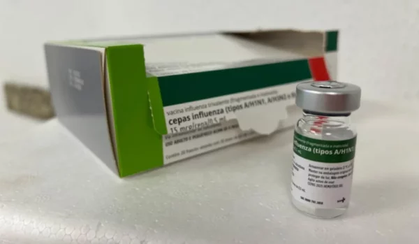 Vacinação contra a gripe começa nesta terça-feira (1º) no Paraná