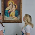 Mães que dobram os joelhos: 20 anos do movimento Mães Intercessoras