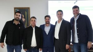 Prefeito e comitiva aceleram demandas de Arapongas com Ratinho Júnior