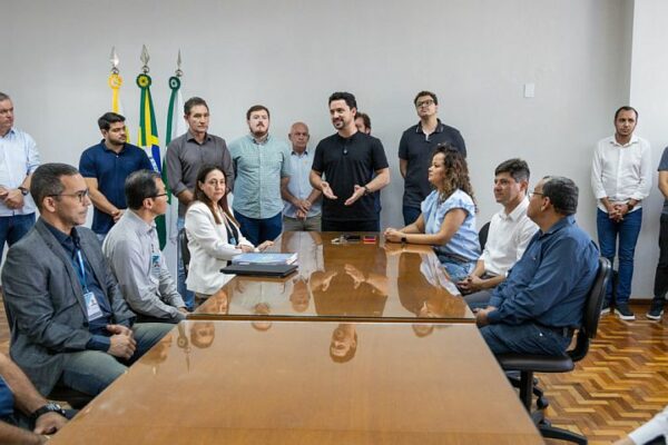 Caixa Econômica Federal entrega para a prefeitura relatório sobre as obras do futuro Hospital de Apucarana