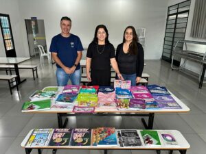 Prefeitura de Cambira recebe de brinquedos para CMEIs e materiais pedagógicos para a APAE