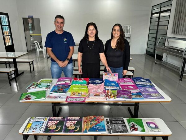 Prefeitura de Cambira recebe de brinquedos para CMEIs e materiais pedagógicos para a APAE