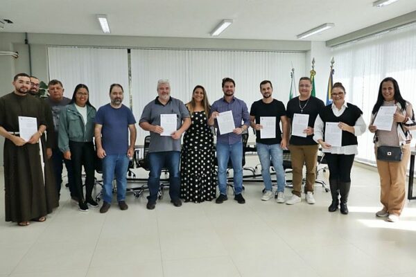 Prefeito de Arapongas assina repasse de R$ 348 mil a entidades assistenciais do município