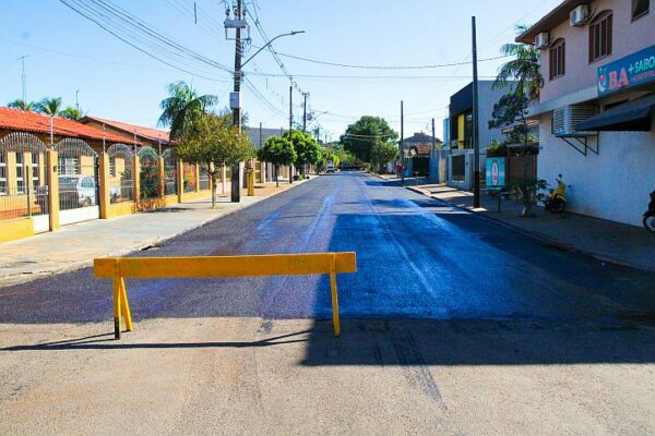 Codar promove serviços de manutenção na Rua Rolinhas em Arapongas