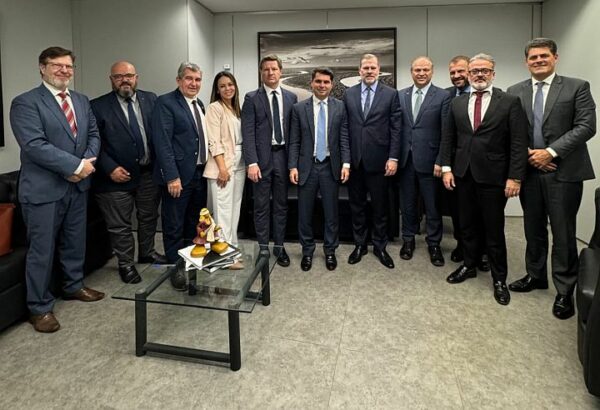 Deputado Bazana participa de reunião com ministro Dias Toffoli em defesa das escolas especializadas do Paraná