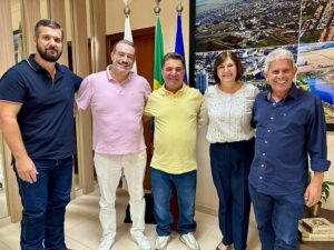Sérgio Onofre visita municípios e faz atendimentos na sede da Superintendência geral em Arapongas