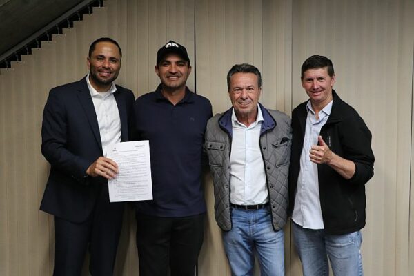 Prefeito Giva Lopes anuncia $ 7 milhões para pavimentação asfáltica em Mauá da Serra por intermédio do Secretário Do Carmo