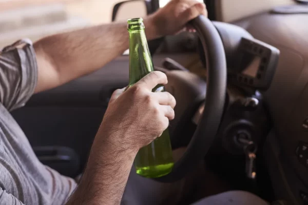 Motorista embriagado é preso após dirigir em zigue-zague em Arapongas