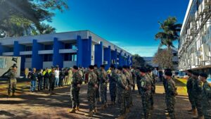 Câmara de Apucarana recebe autoridades e 30º BIMec para solenidade do Dia da Vitória