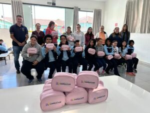Entrega de Kits de Higiene para Meninas da APAE de Cambira
