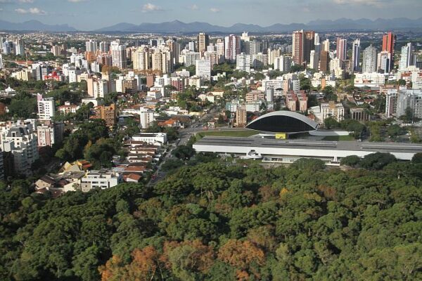 209 cidades do Paraná têm alto Índice de Progresso Social; Curitiba é melhor capital