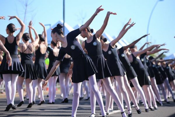 Maringá comemora aniversário de 78 anos com desfile e dois shows gratuitos na segunda, 12