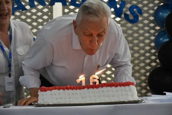 Arapongas – Projeto Crescer comemorou os 76 anos de vida do presidente Paulo Pennacchi