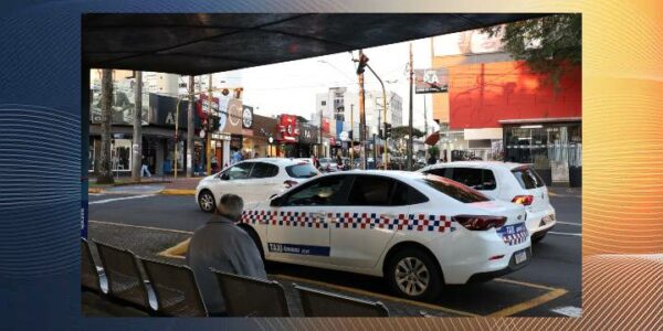 Secretaria de Segurança e Trânsito de Apucarana unifica pontos de táxi e libera novas vagas para estacionamento rotativo