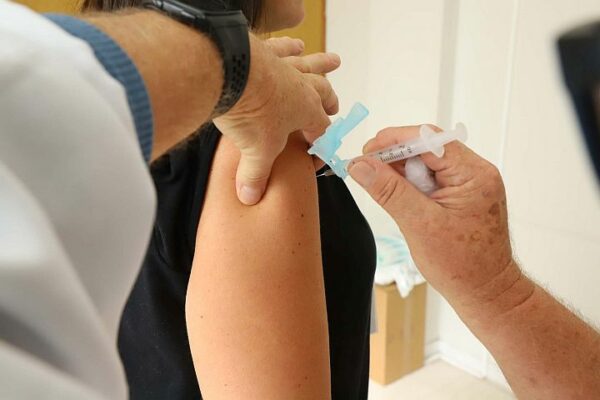Arapongas promove Dia ‘D’ de multivacinação neste sábado,10; vacina contra gripe é liberada a todos os públicos