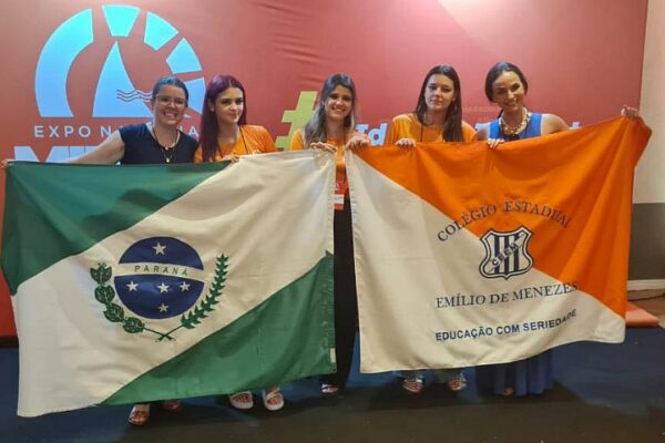 Estudantes de Arapongas levam projeto de biodigestor a feira no Ceará