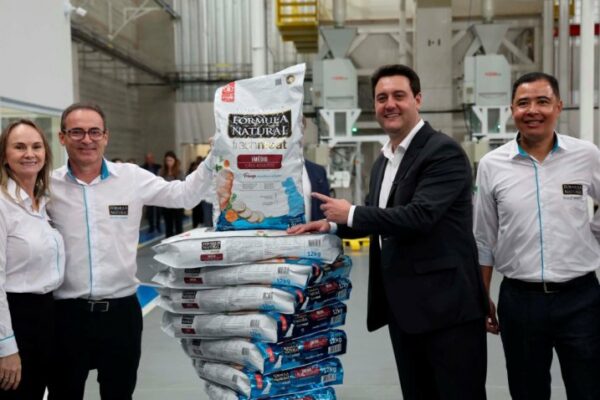 Indústria de alimentos pet inaugura investimento de R$ 140 milhões em Mandirituba
