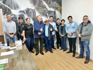 Prefeito de Faxinal recebe representantes do turismo estadual para fortalecimento do setor