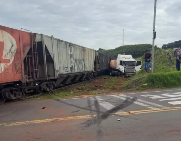 Colisão entre carreta e trem é registrada em Jandaia do Sul