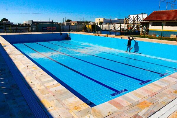 Construção da piscina do Meu Campão chega a 84% de execução em Arapongas